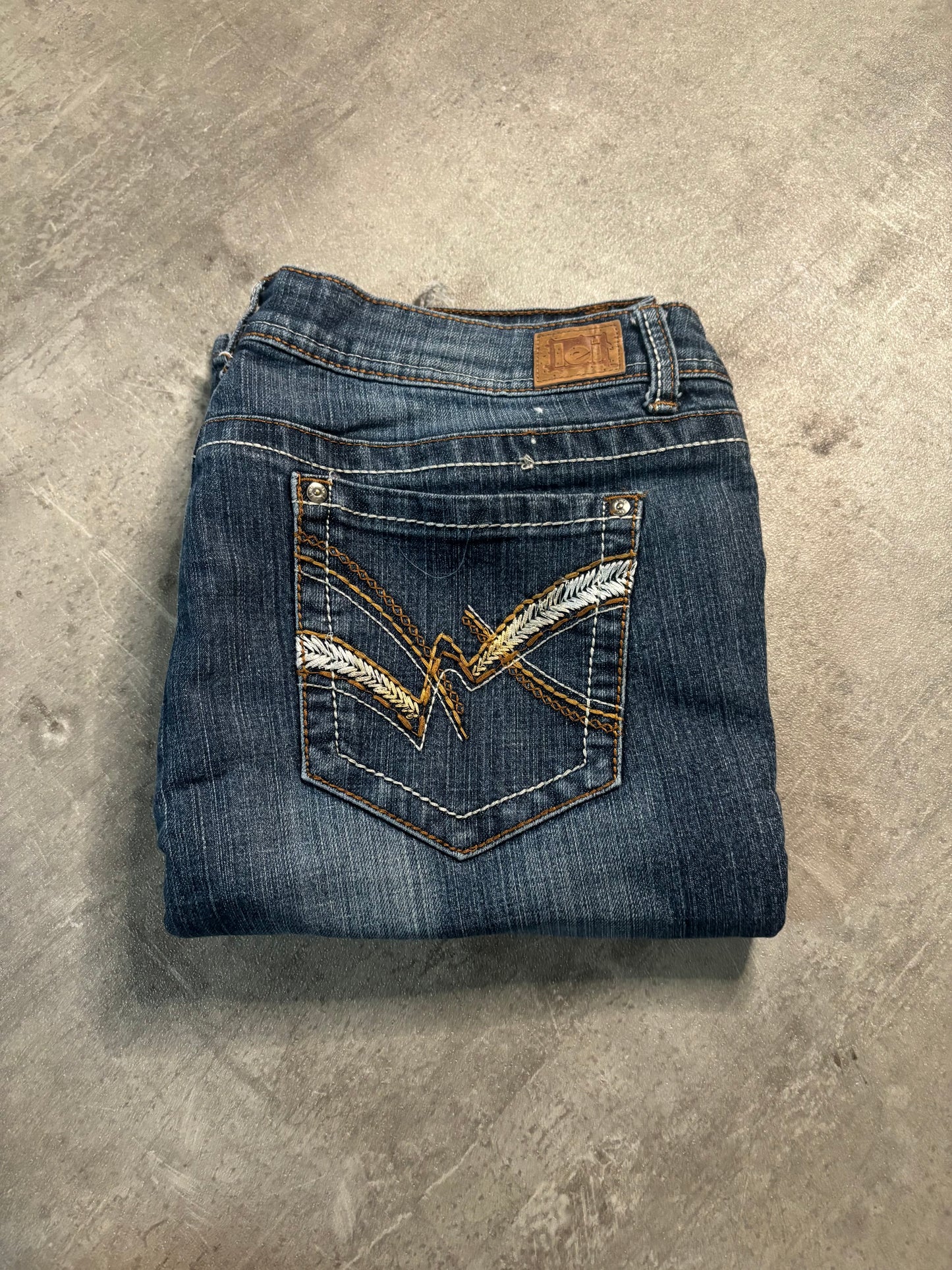 l.e.i bootcut jeans / L