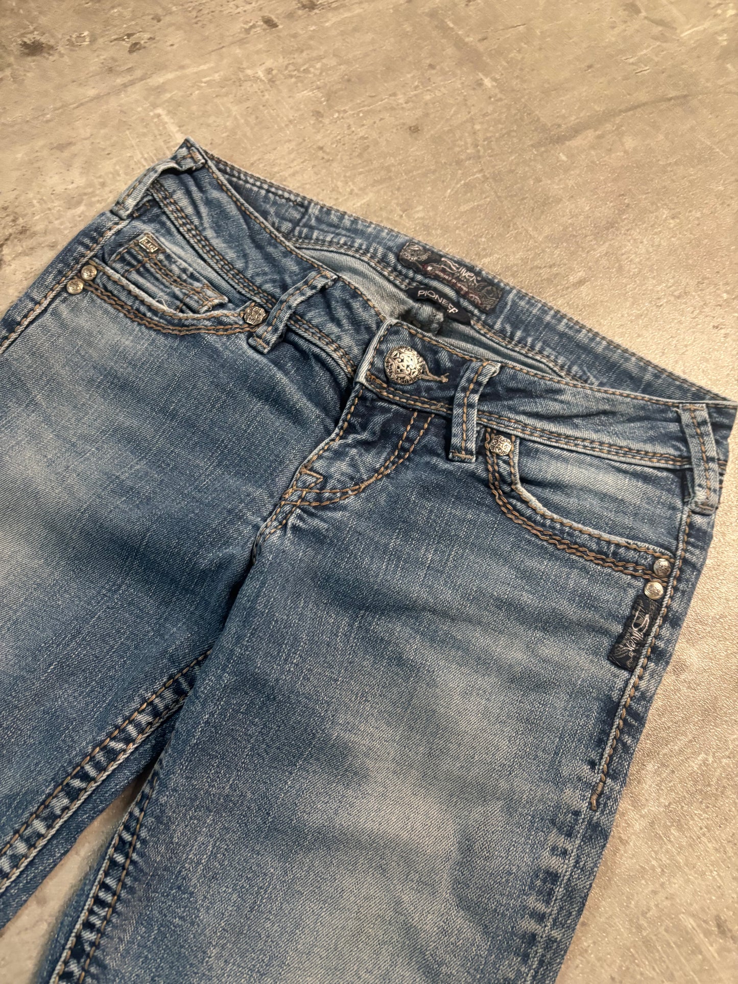 Silver bootcut jeans / XS