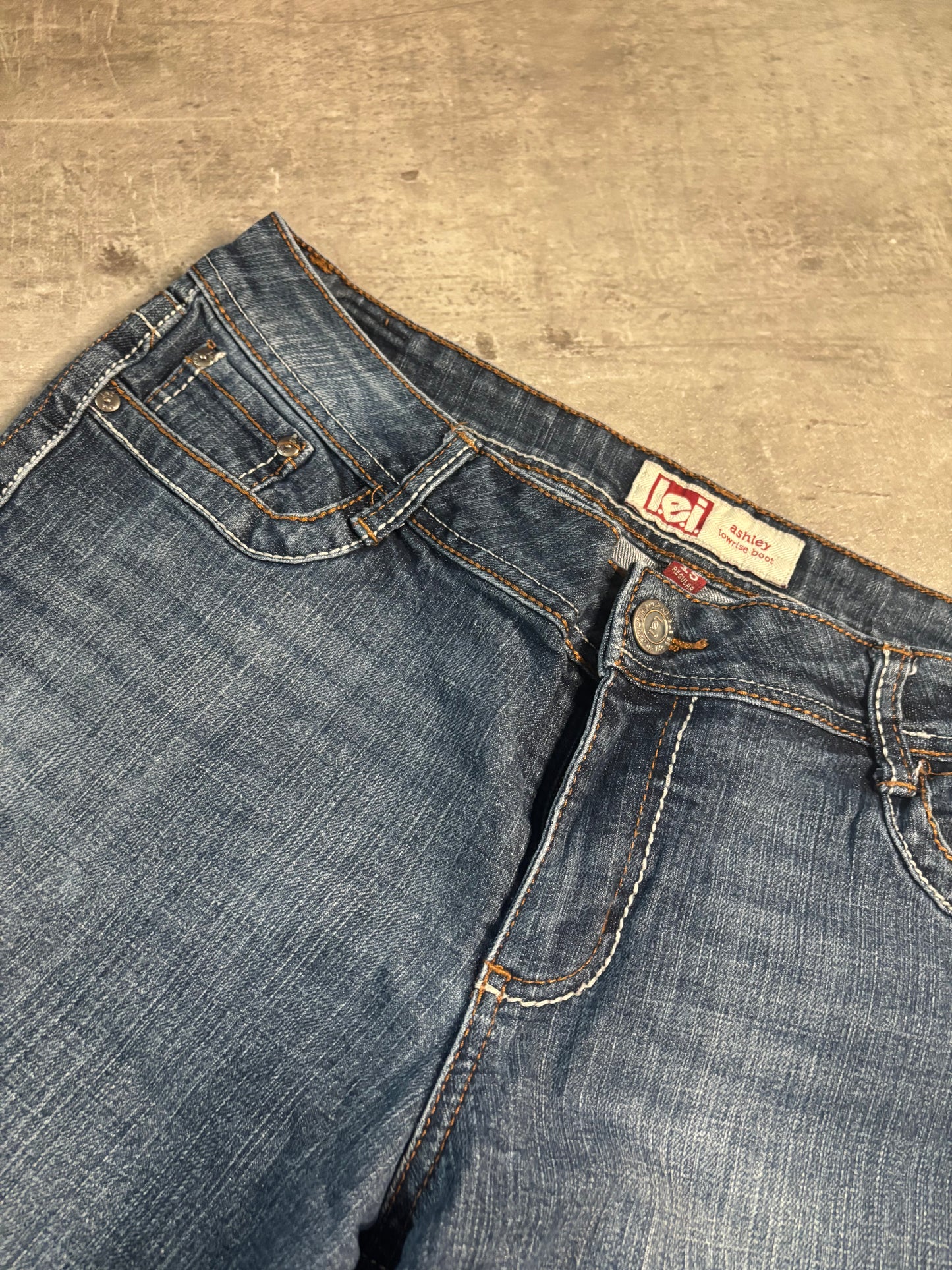 l.e.i bootcut jeans / L