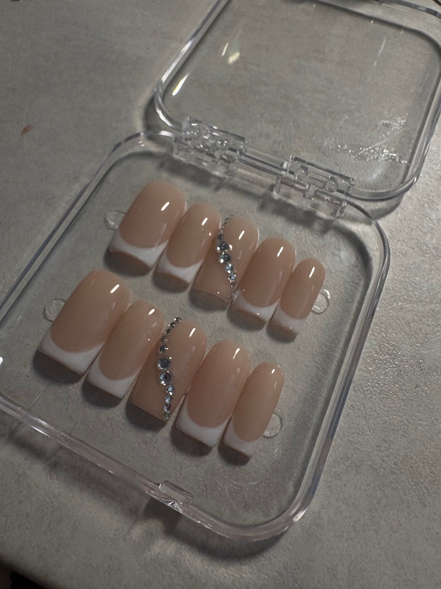 French with Stones | Press on nails