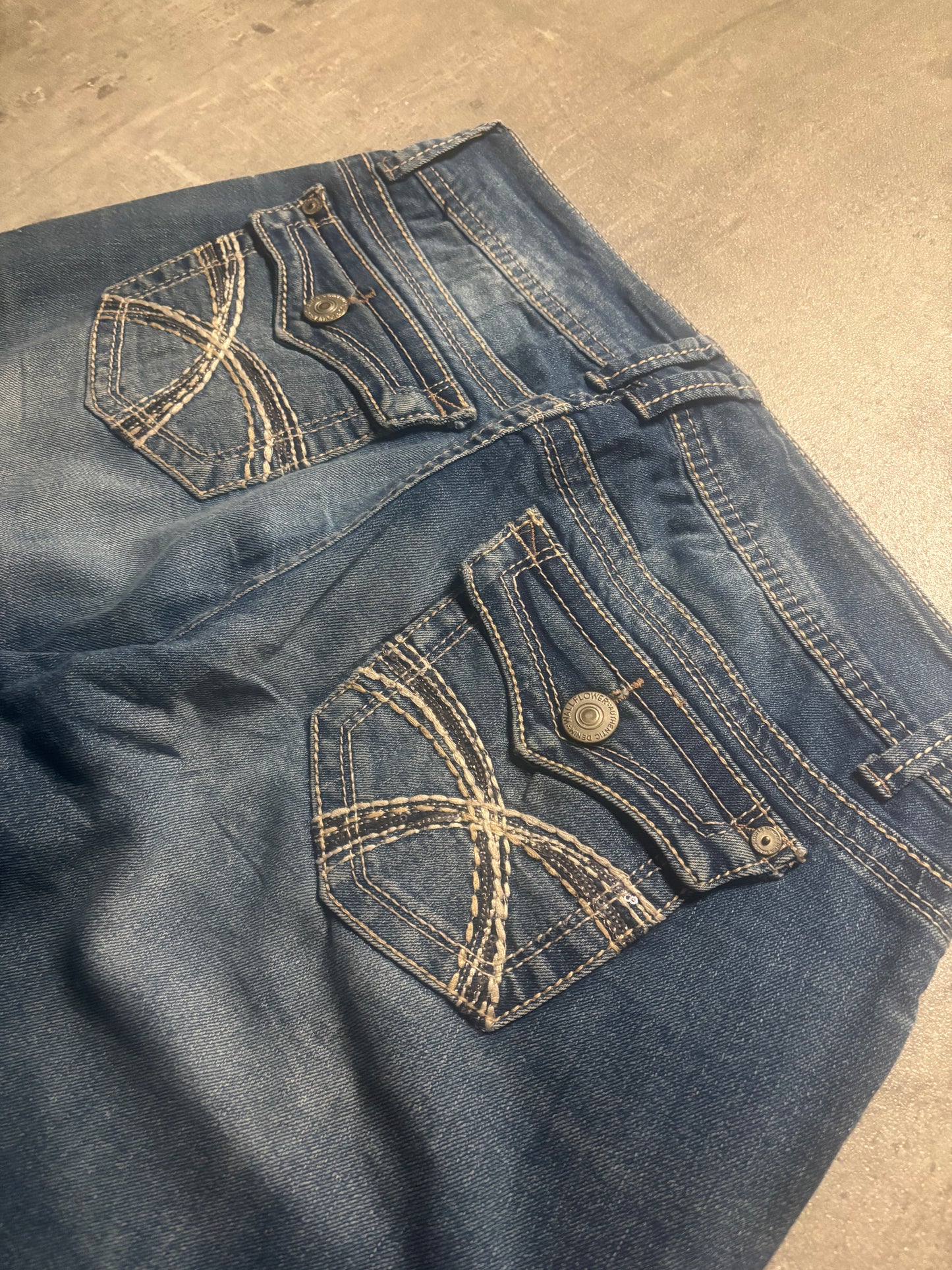 Wallflower bootcut jeans / M